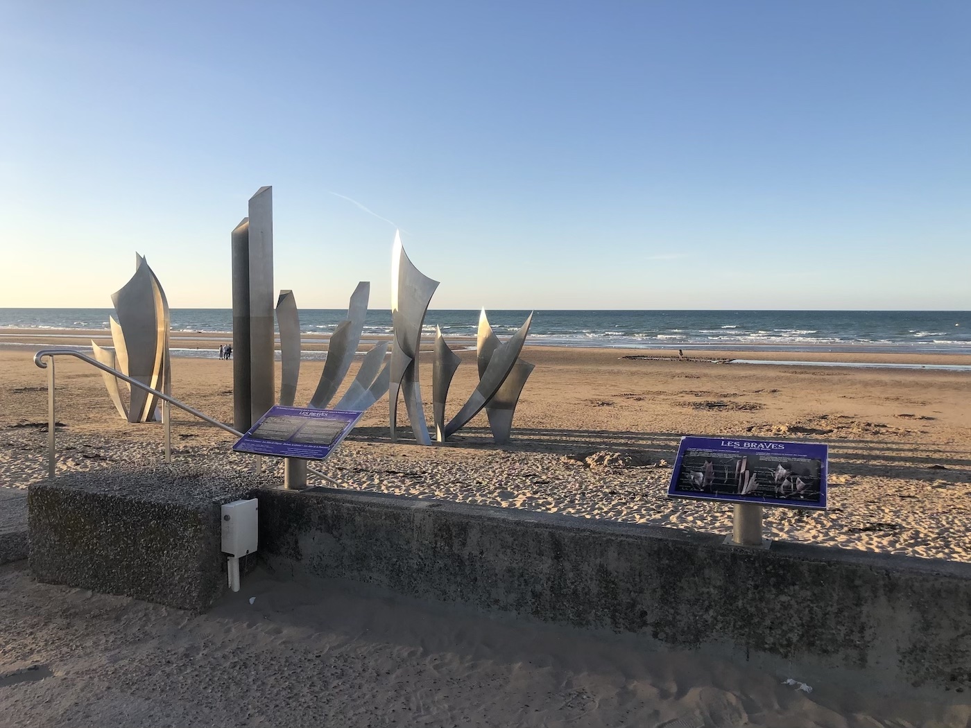 Monument op het strand 