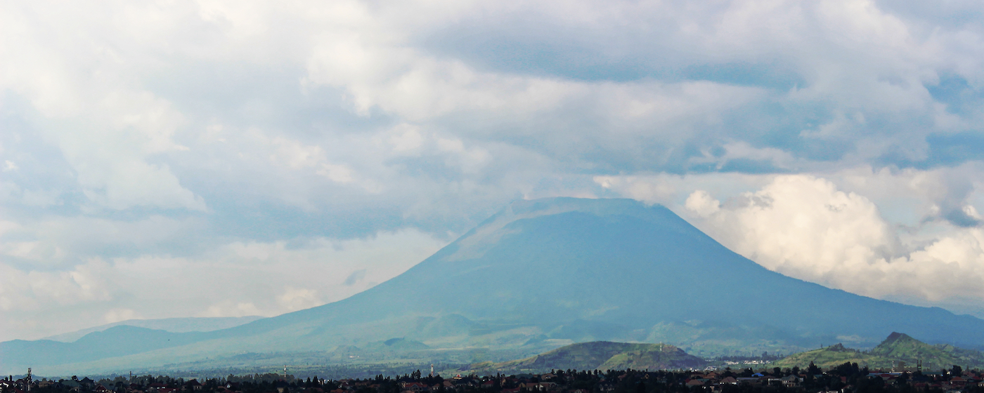 Mount Nyiragongo in nationaal park Virunga in de Democratische Republiek Congo